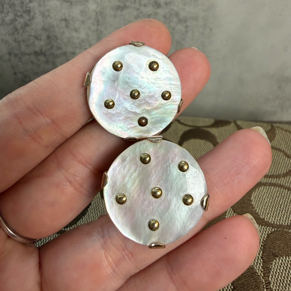 Vintage Mother of Pearl Windsor Cufflinks | Gold-Tone | Signed